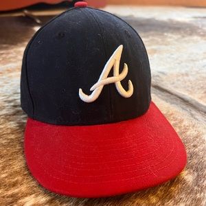New Era Atlanta Braves Dark Blue Red Fitted Hat Cap 6 5/8